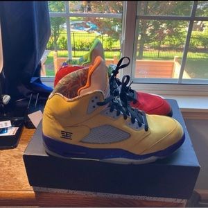 Air Jordan 5 Retro SE size 12, practically brand new.